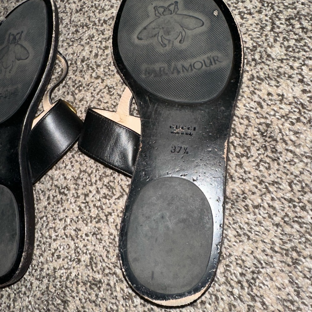 Gucci Black Sandals with Gold Emblem - Picture 3 of 6